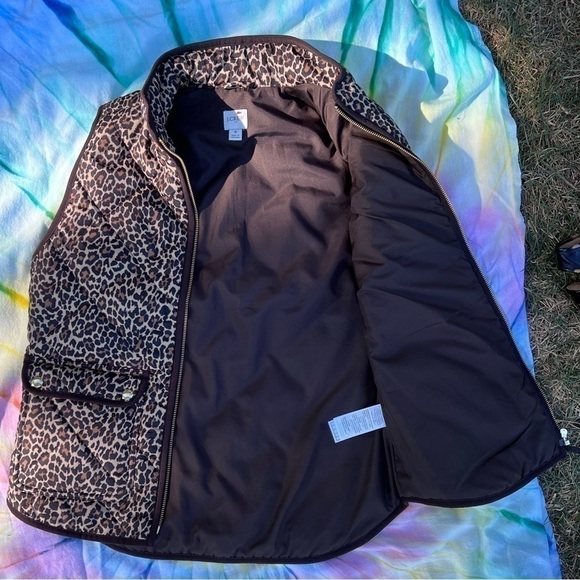 𝅺j Crew Leopard Full Zip Vest Size Small - Picture 3 of 7